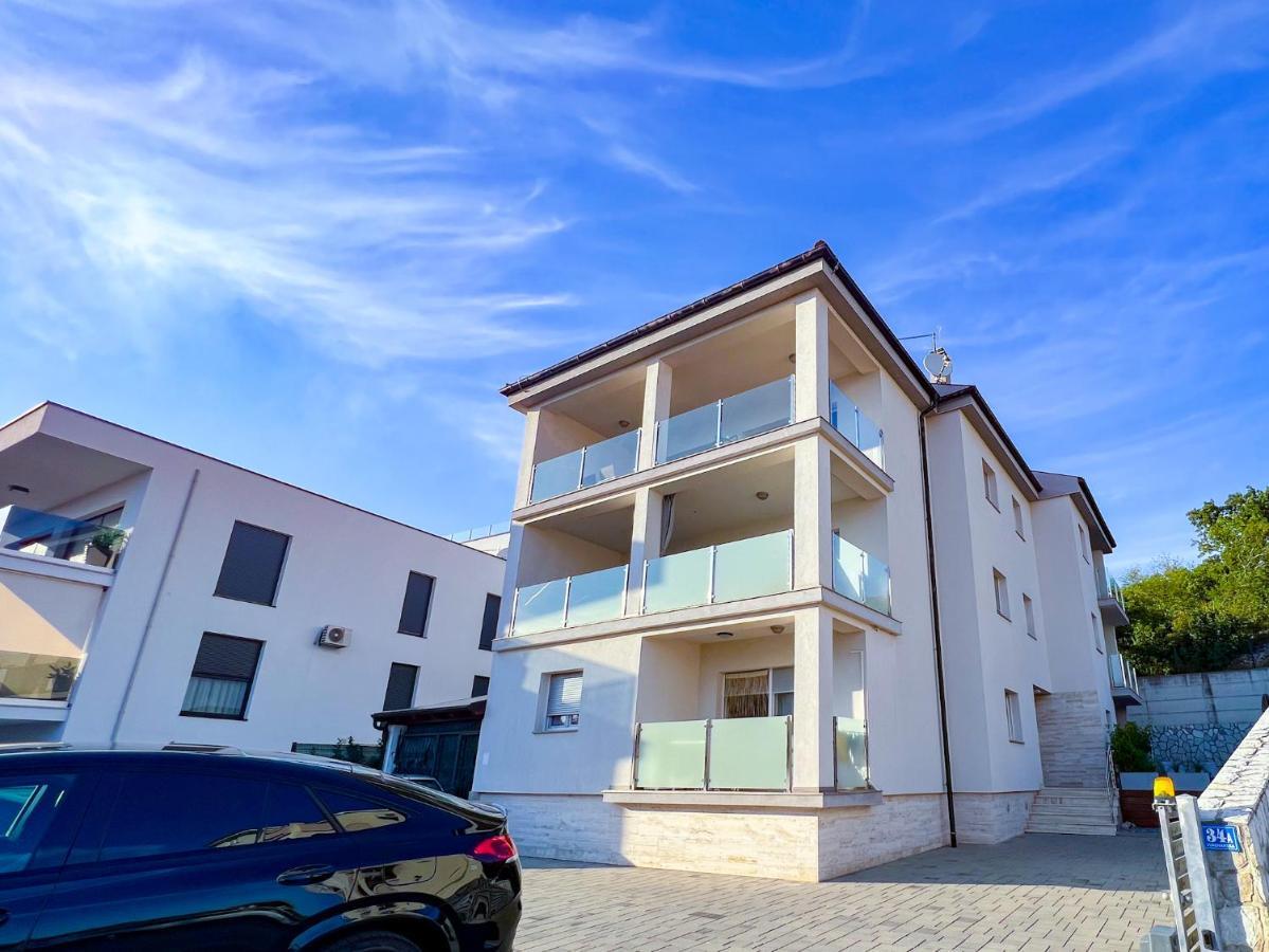 Apartman Princess With Sea View And Private Parking For 2 Cars